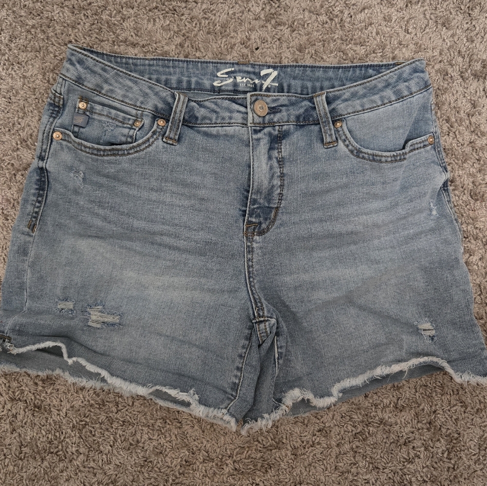 Seven7 Medium Wash Weekend Short Sz 8